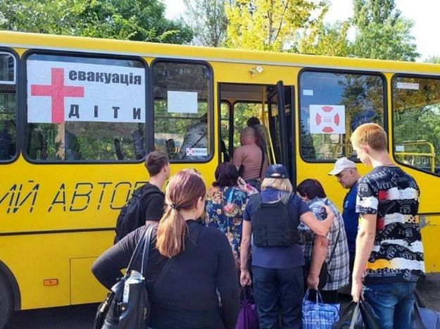 Евакуація триває: з прикордонних районів Харківщини вивозять людей