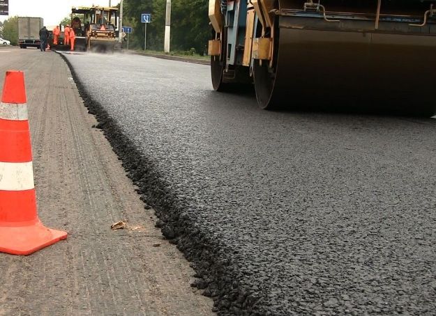 На Харківщині відновлюють пошкоджені окупантами дороги та мости