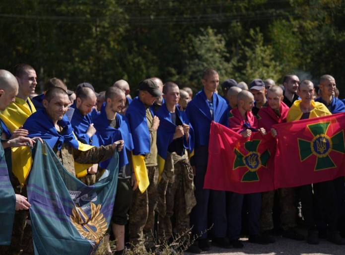 Ще 6 захисників із Харківщини звільнили з російського полону