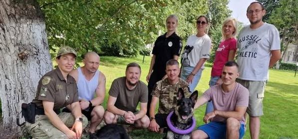 На Харківщині психологи разом з кінологами зустрілись з пораненими  бійцями