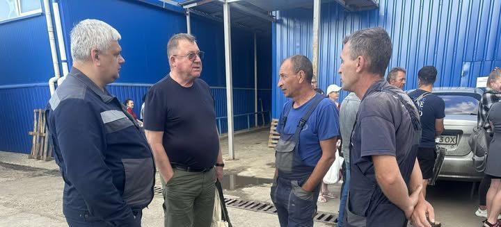 Міський голова Володимир БЄЛИЙ провів виїзний прийом громадян на території ТОВ “Рибоконсервний завод “Екватор”