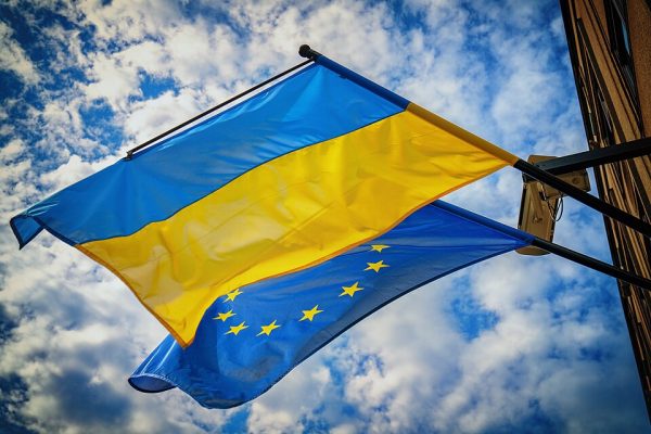 Нові правила вʼїзду до ЄС: що змінилося для українців