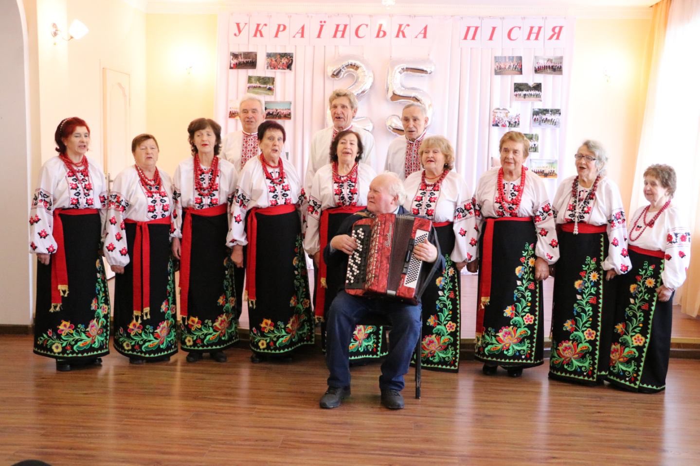 Піснями житимемо у віках!