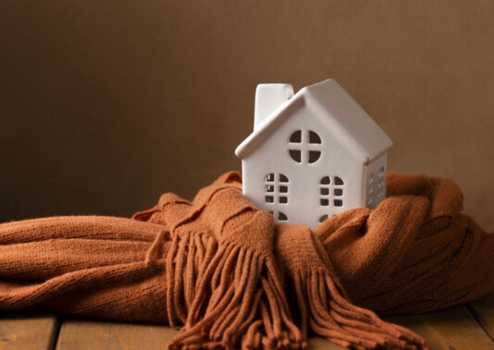 Готуємося до холодів: як не змерзнути вдома і на вулиці