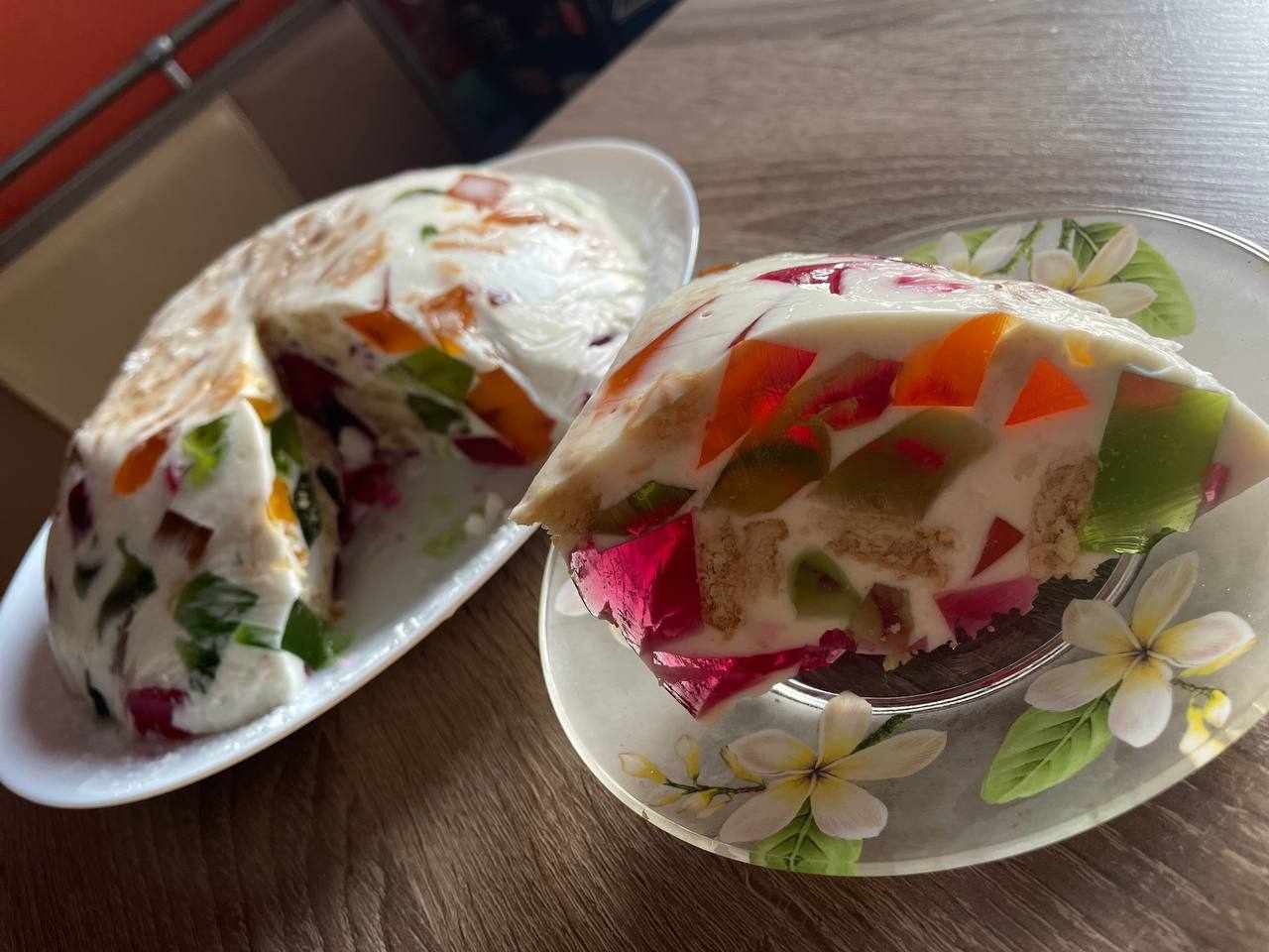 Десерт без випікання: яскравий торт «Бите скло» власноруч