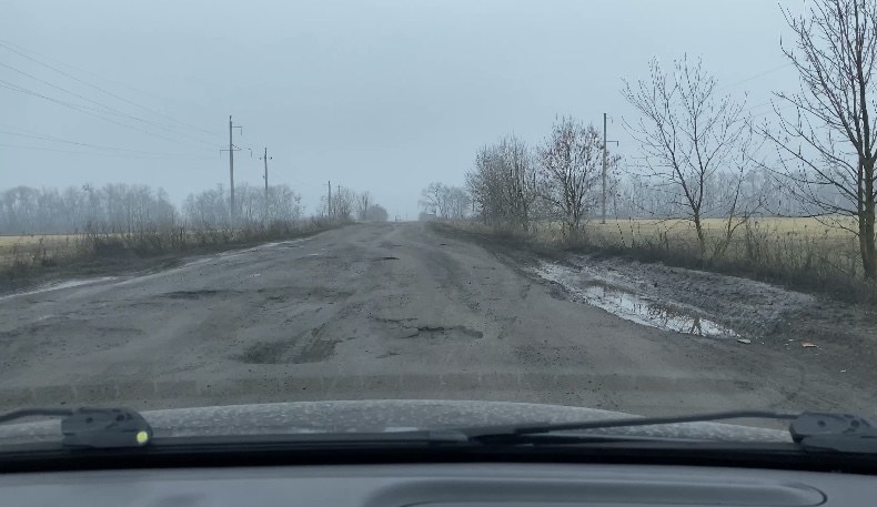 Дорога до Карлівки - теж із випробуваннями. Що відповіли у Службі відновлення