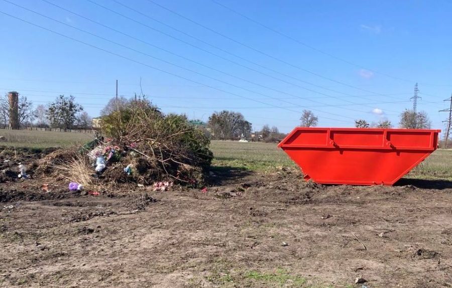 Контейнер встановили - сміття поруч. Чому у нас не працює елементарна культура?