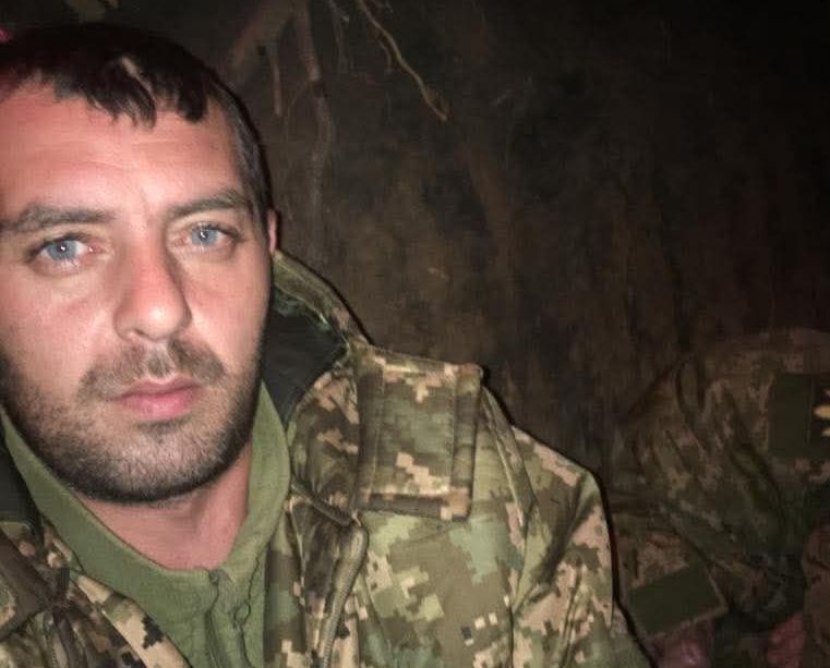 Його війна і його любов, або Історія захисника з Крисиного