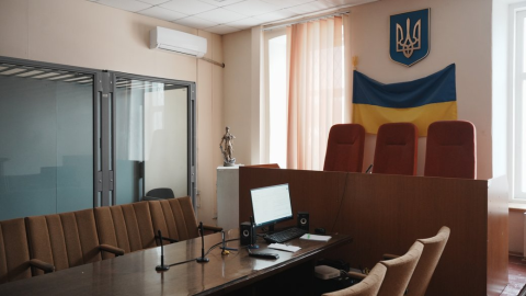 Жителя Золочева засудили за домашнє насильство над тещею та самовільне залишення військової частини
