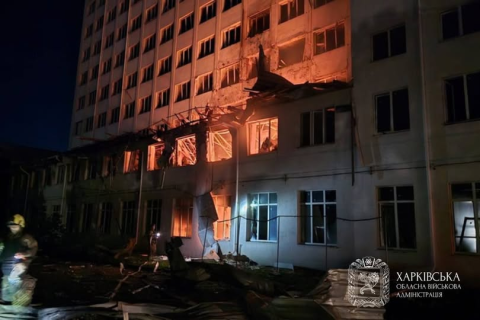 На Богодухівщині внаслідок ворожих атак пошкоджено адмінбудівлю, фермерське господарство та транспорт