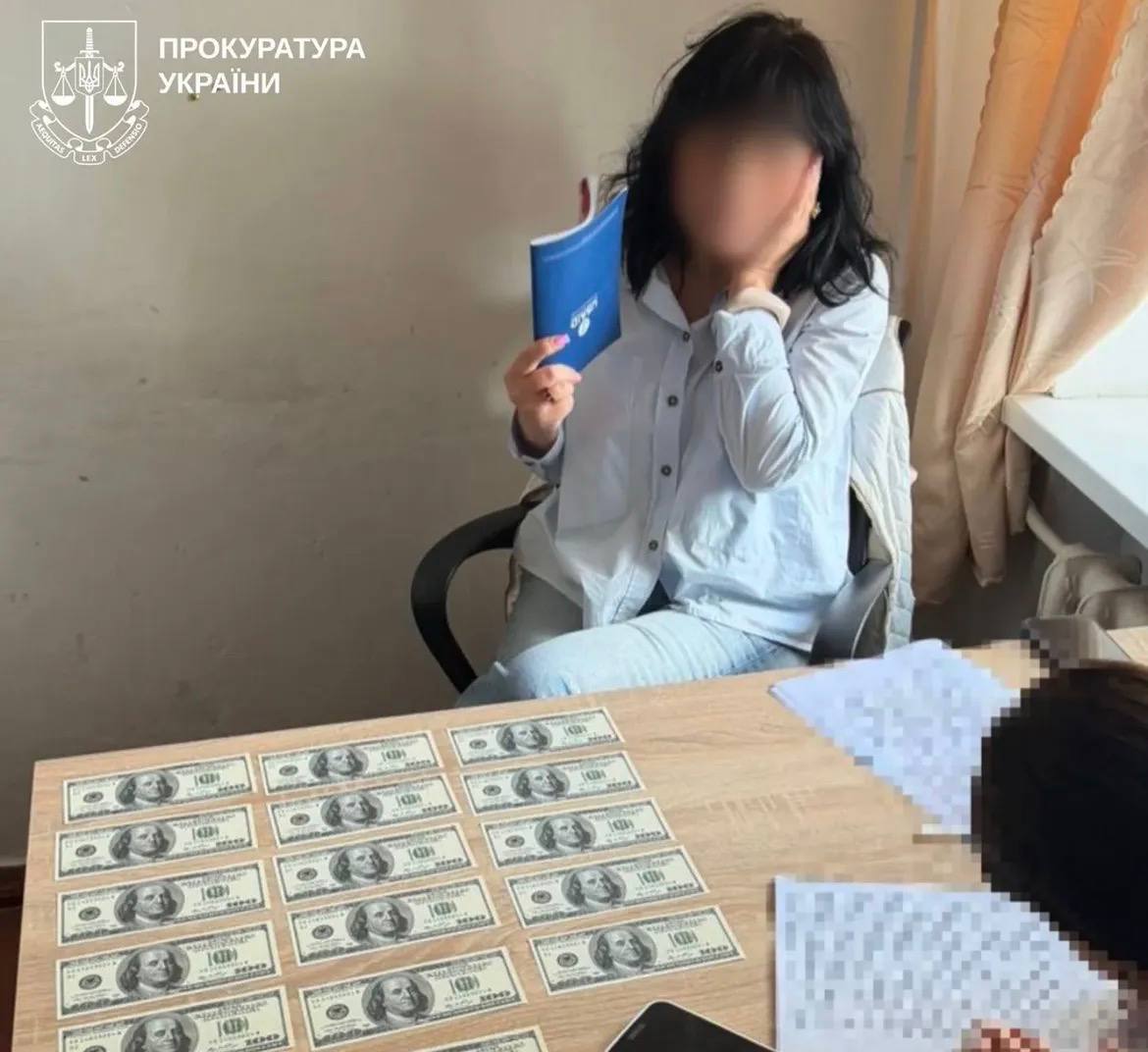 Затримали медсестру із Богодухова, яку підозрюють у вимаганні $1700 за оформлення відстрочки від мобілізації