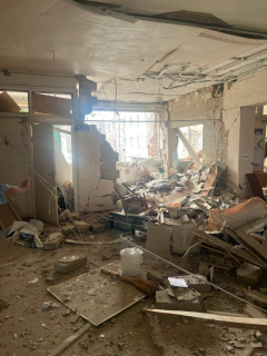 Росіяни трьома дронами «Молнія» атакували медзаклад у Золочеві: пошкоджено будівлю