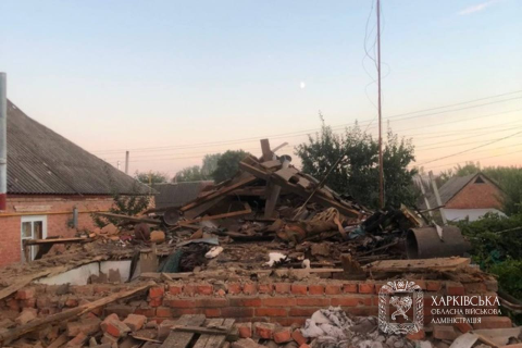 За добу у Братениці пошкоджено комбайн і 10 га пшениці, у Золочеві будинки та електромережі