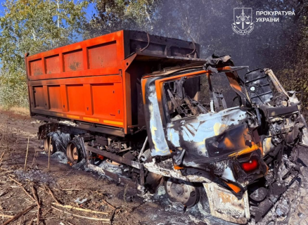 Російський дрон атакував вантажівку на Богодухівщині: водій загинув