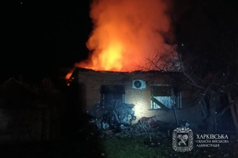 На Богодухівщині внаслідок обстрілів пошкоджено будинки та автомобіль швидкої допомоги