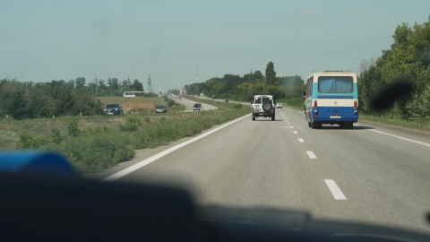 Через обстріли із Золочівської громади евакуюють жителів: щодня виїжджають до 90 людей